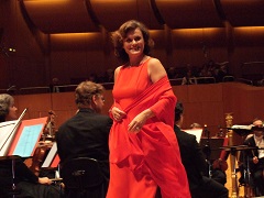 Vesselina Kasarova, Solistin Mezzosopran